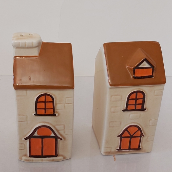 SO Other - Vintage Salt and Pepper Shakers